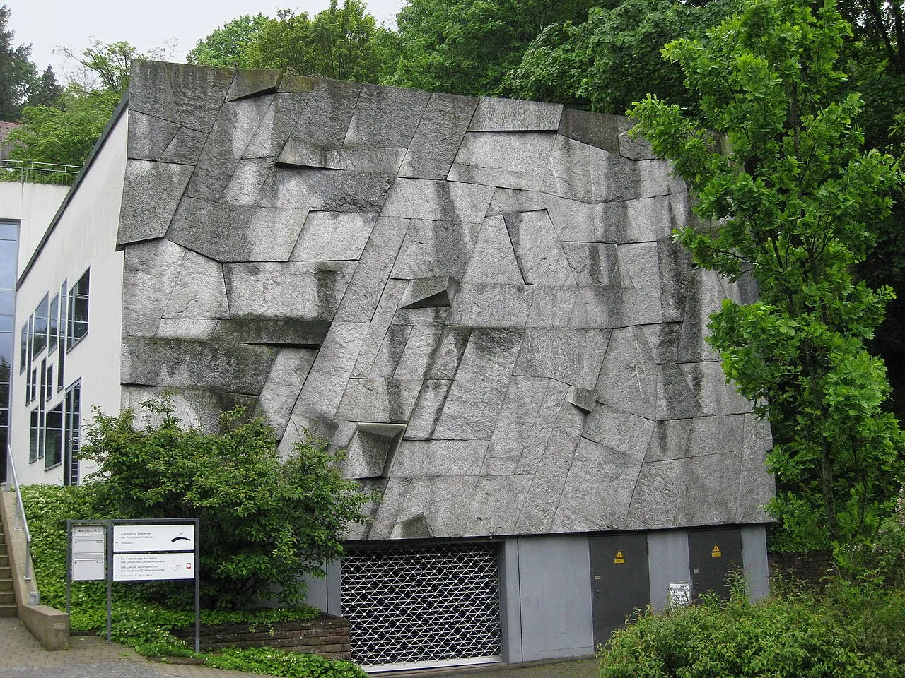 Natursteinrelief