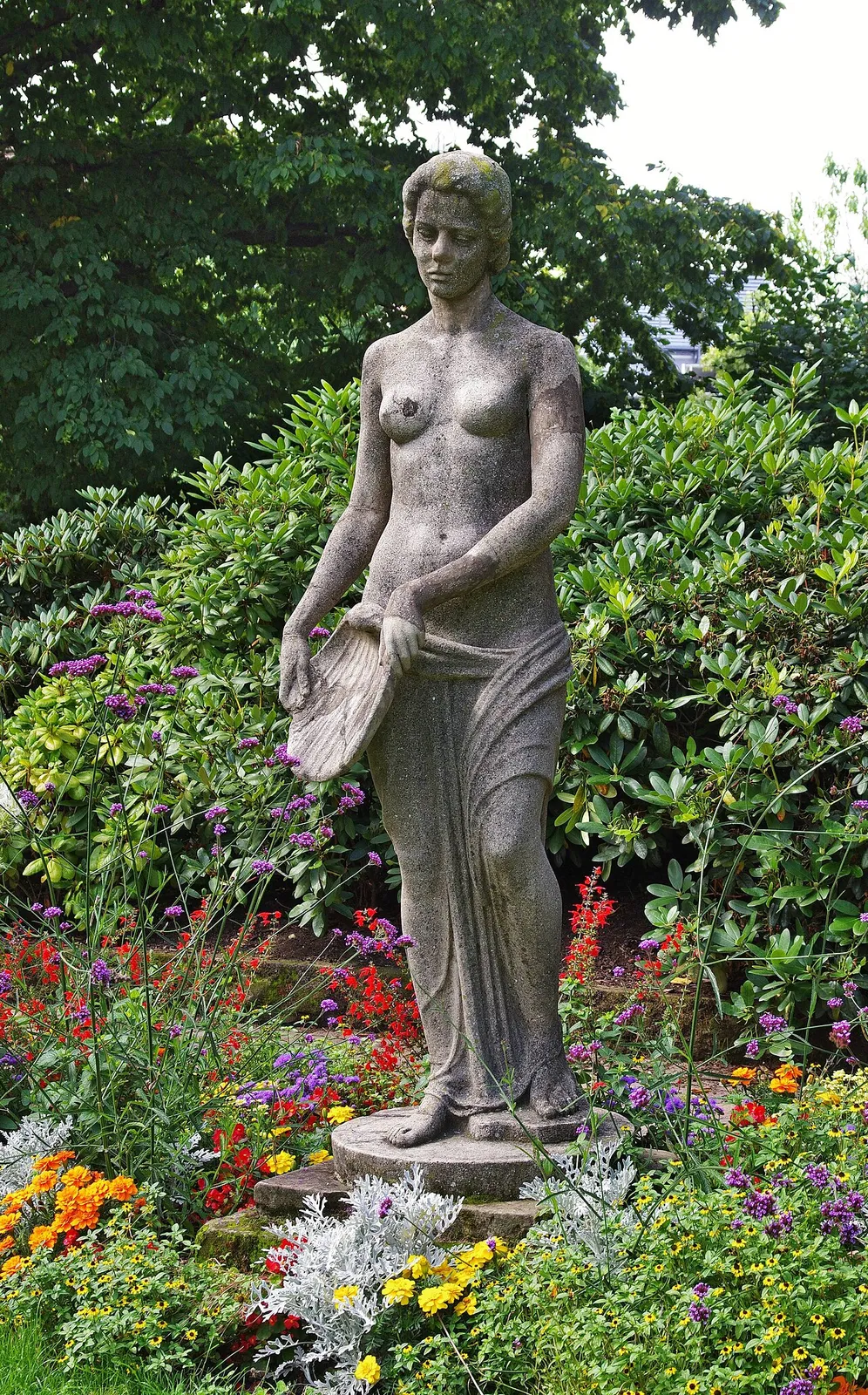 Statue