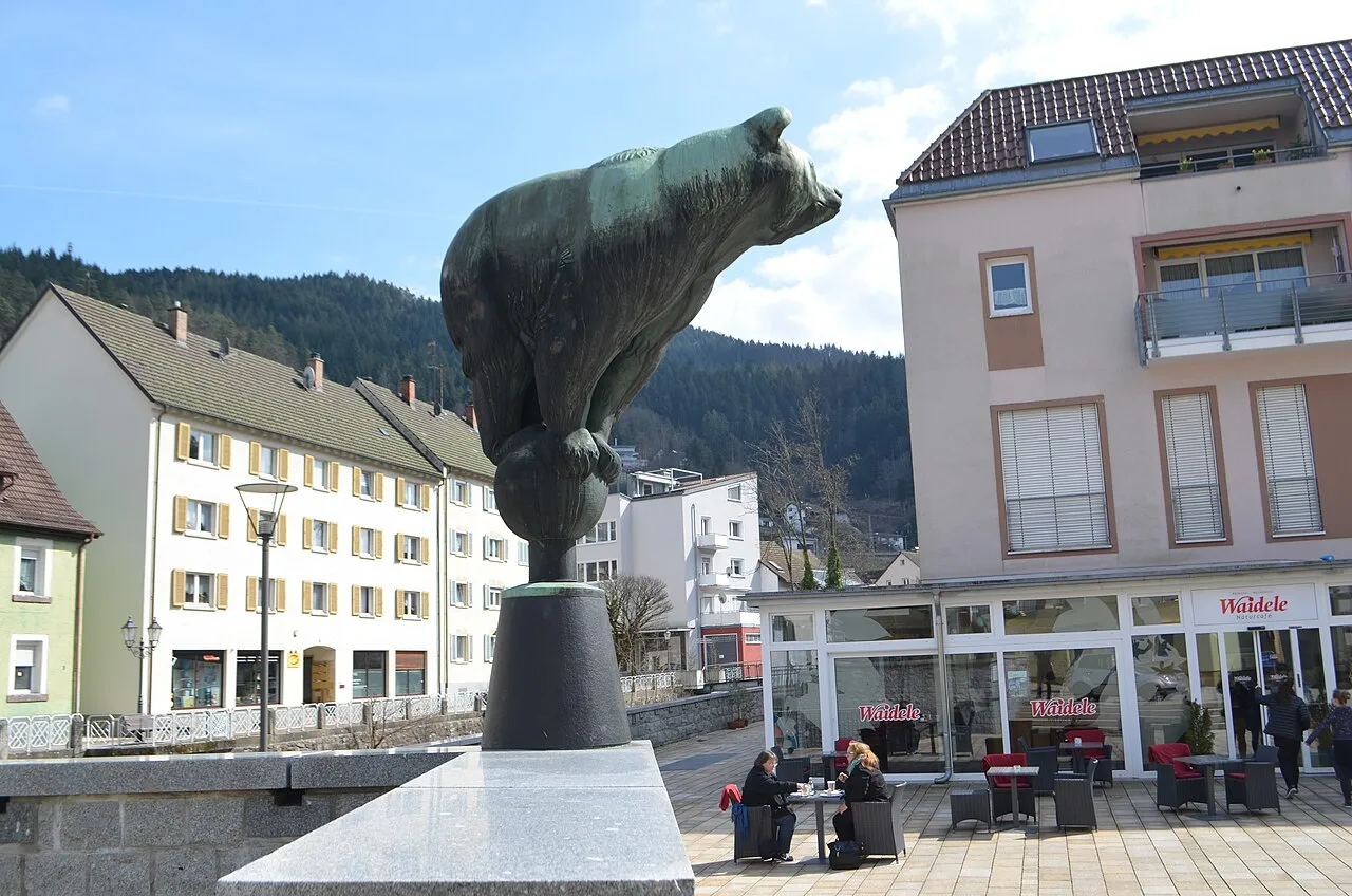 Bärenskulptur
