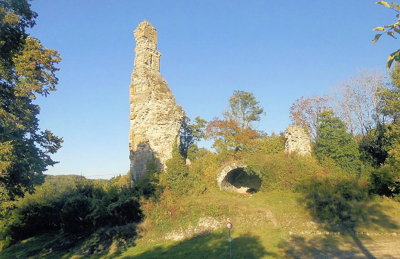Ruines du château de Bainville-aux-Miroirs