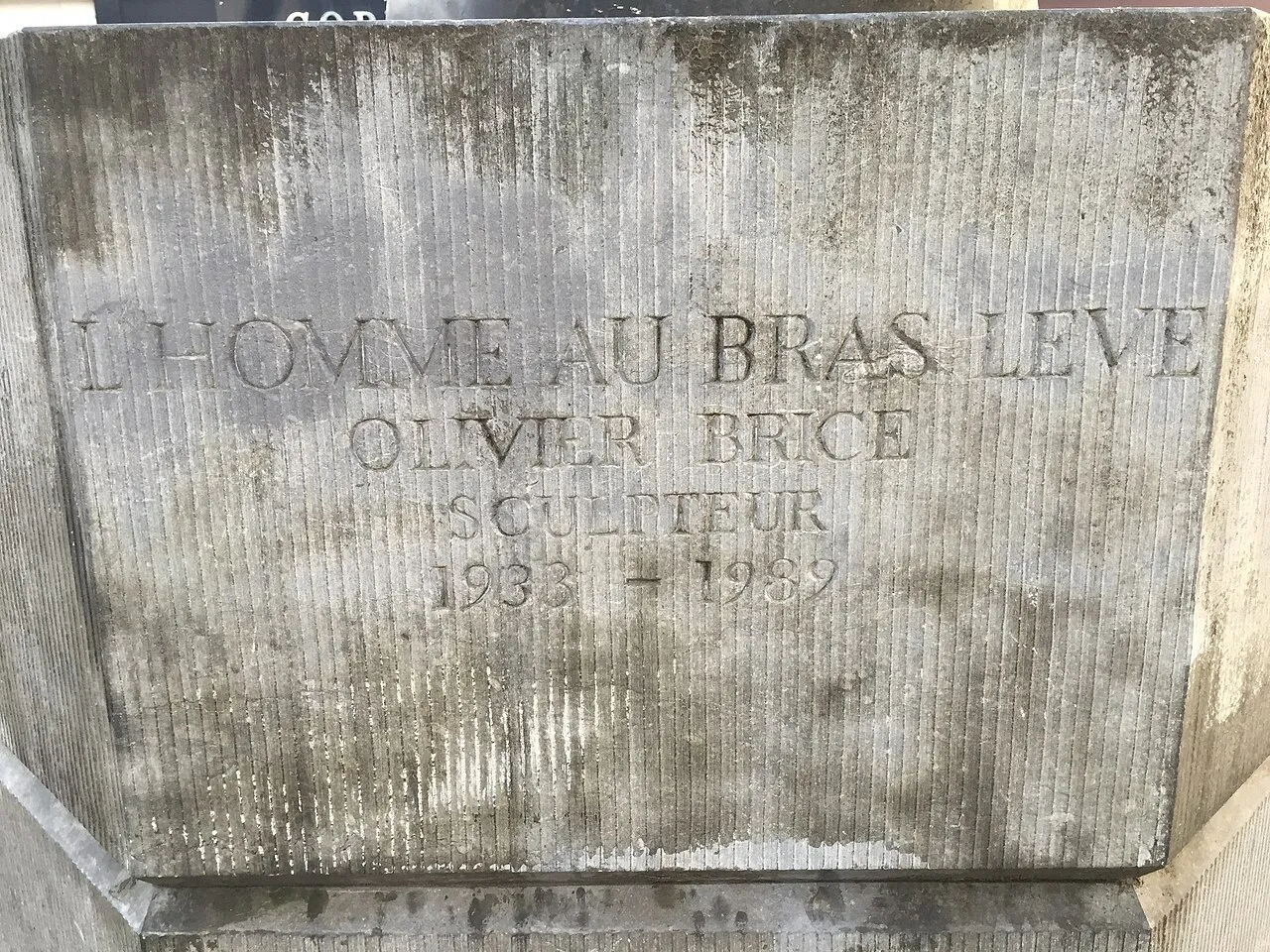 Homme au Bras levé