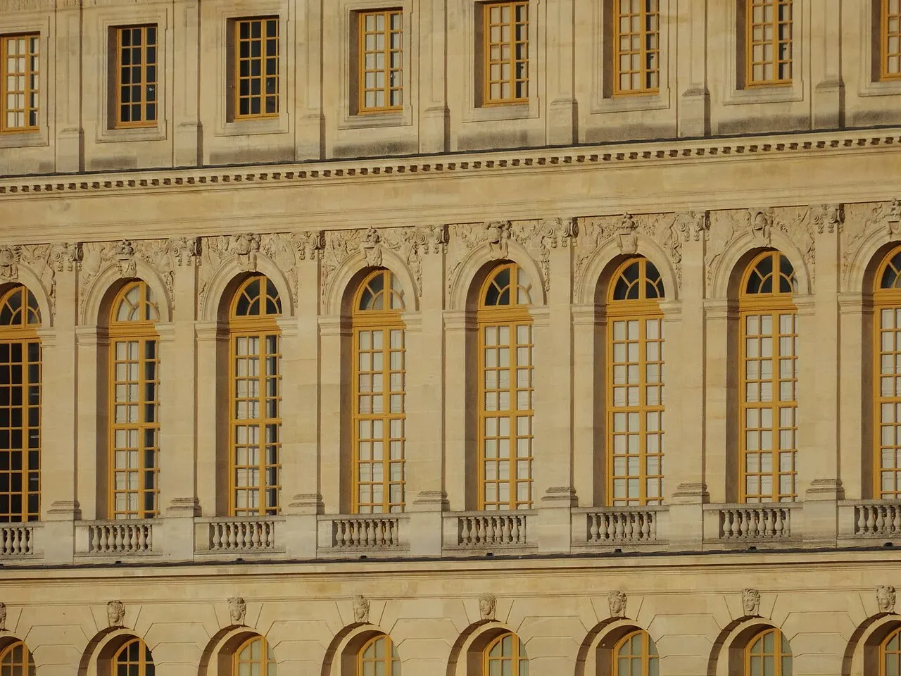 Nymphe et enfant tenant des oiseaux