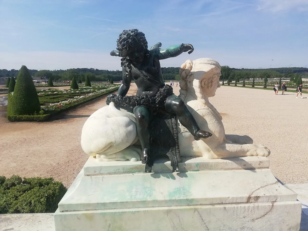 Sphinx chevauché par un Amour