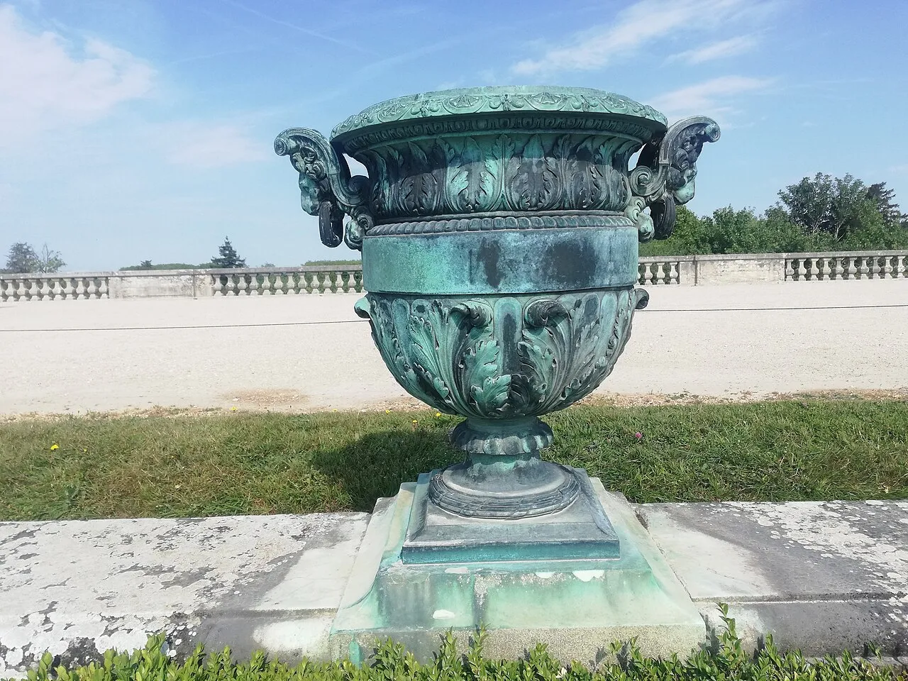 Vase aux protomés de lions