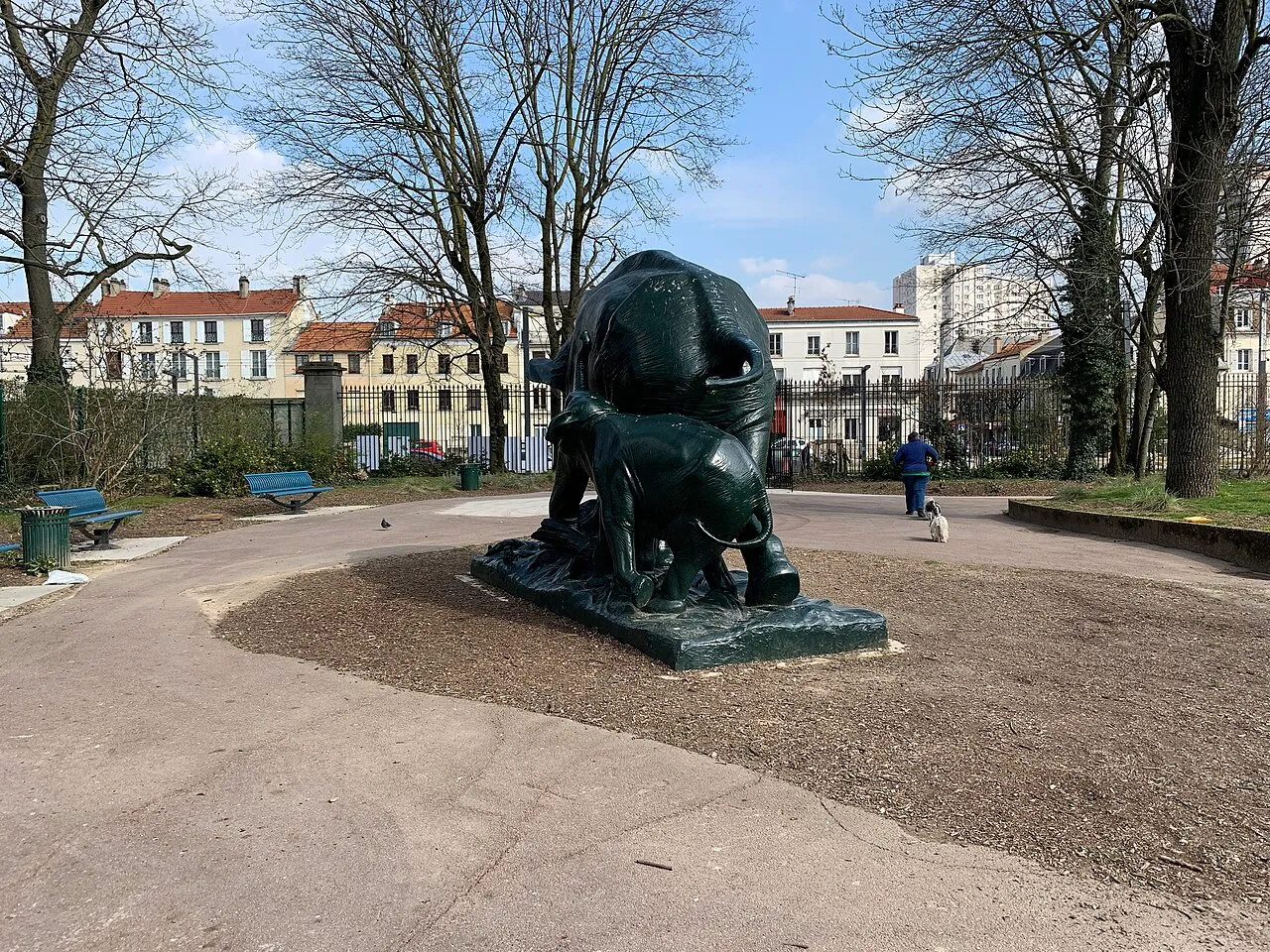Éléphants attaqués par un tigre