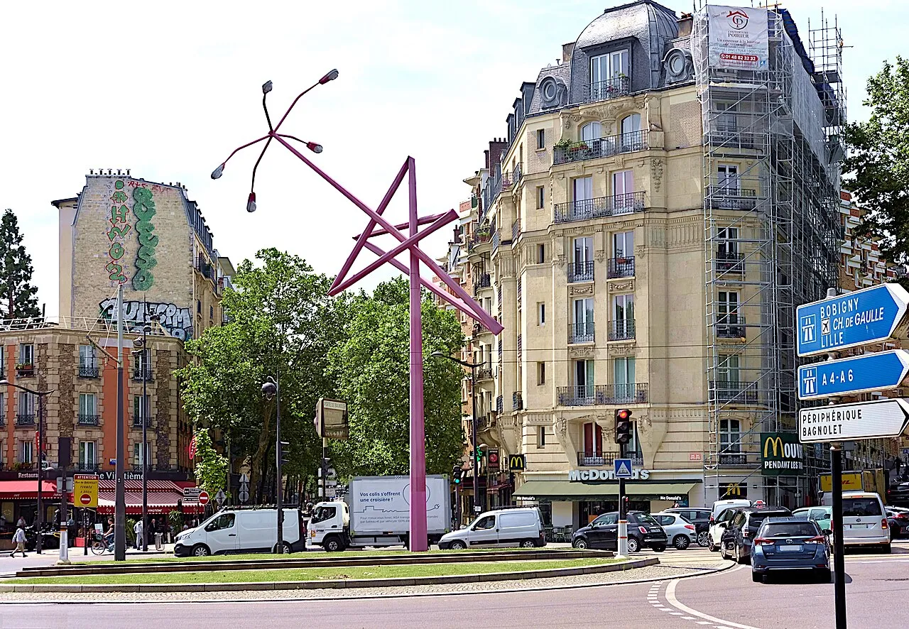 Twisted Lamppost Star
