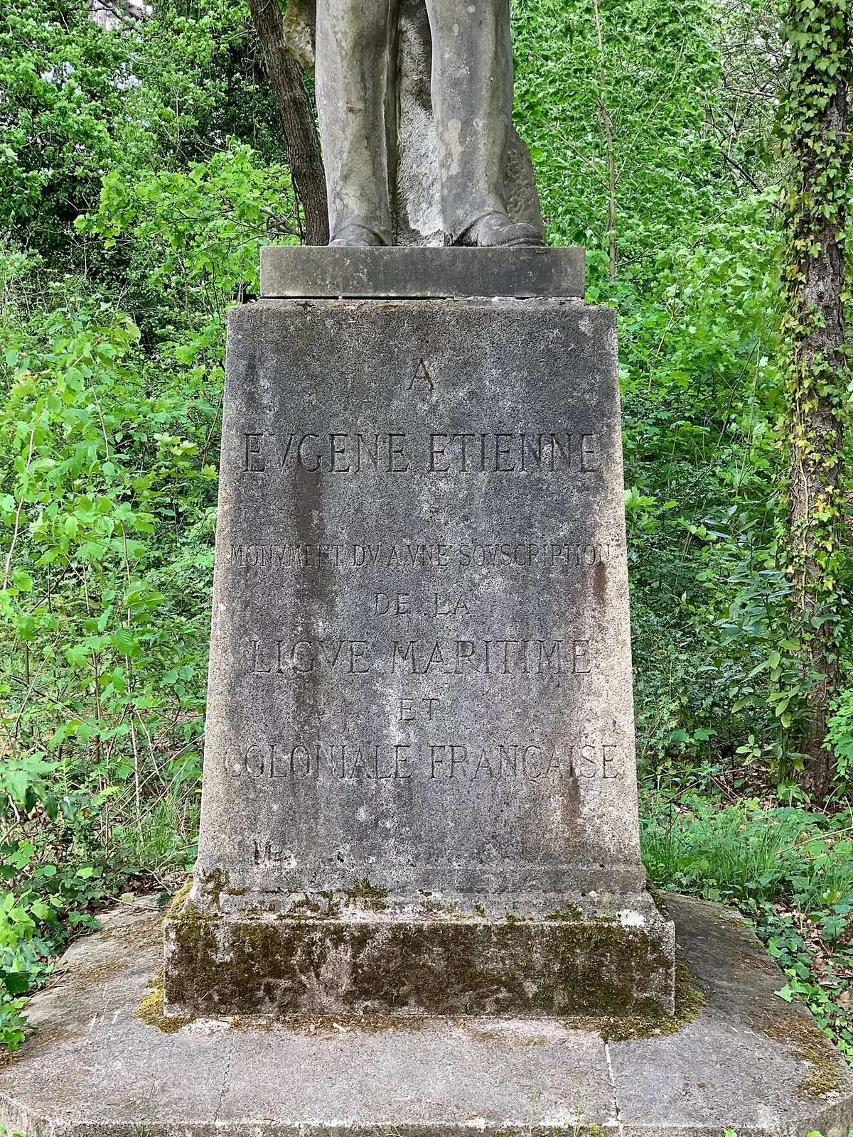 Statue d'Eugène Étienne
