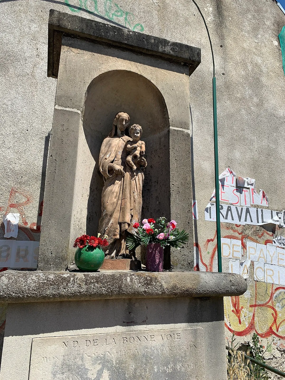 Statue de la Vierge à l'Enfant