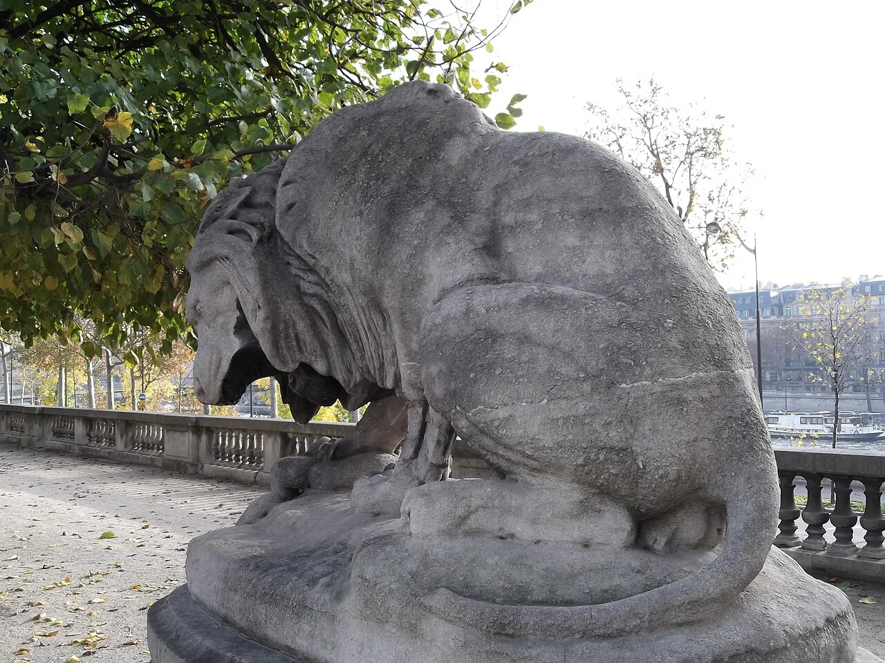 Lion au serpent