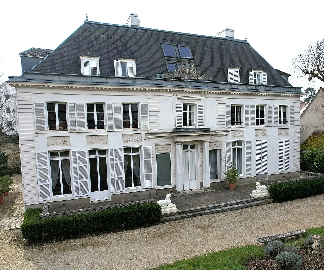 Le Moustier