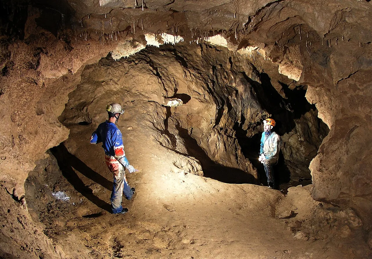 Grotte de la Lare