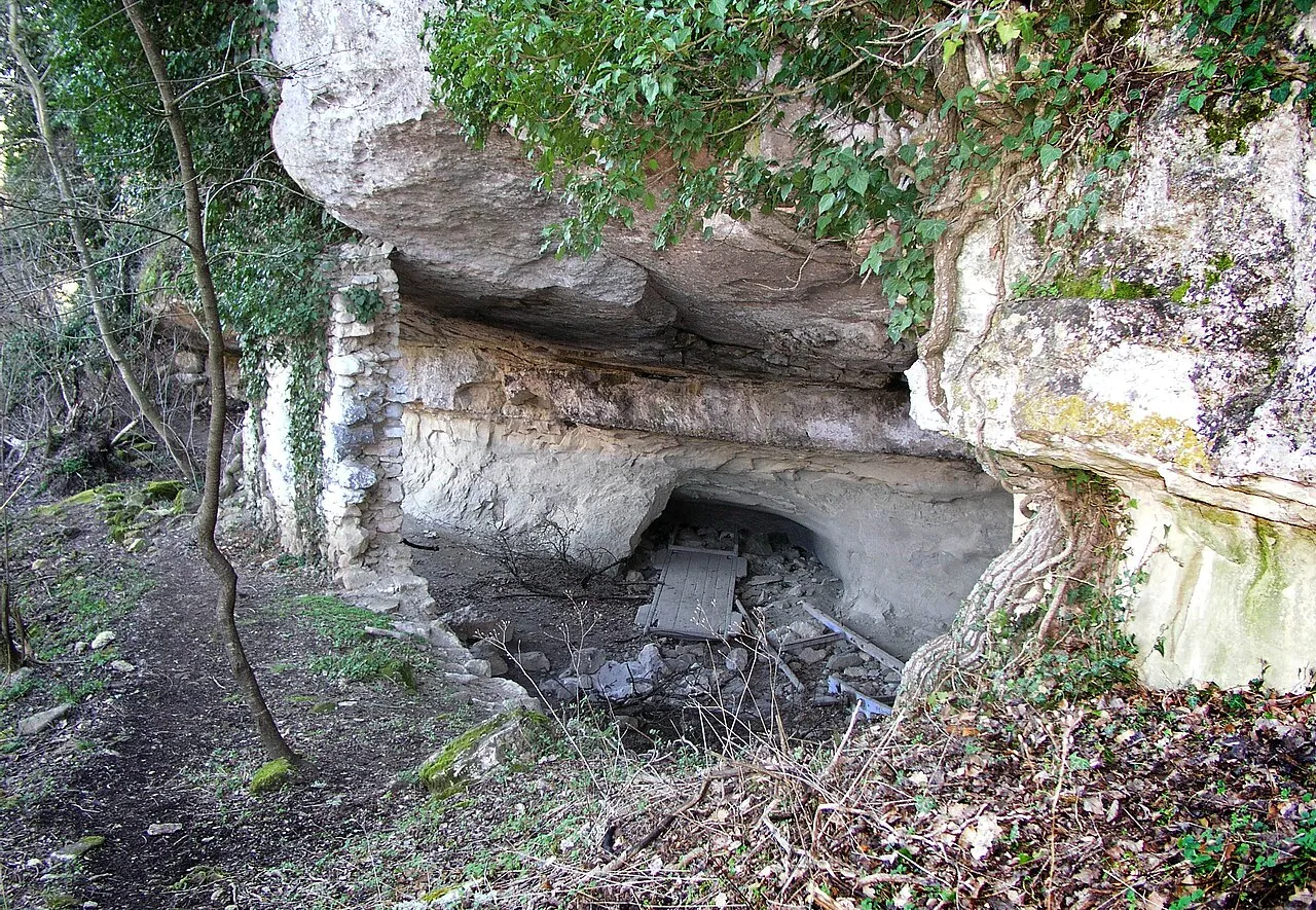 Baume du Prieuré de Carluc