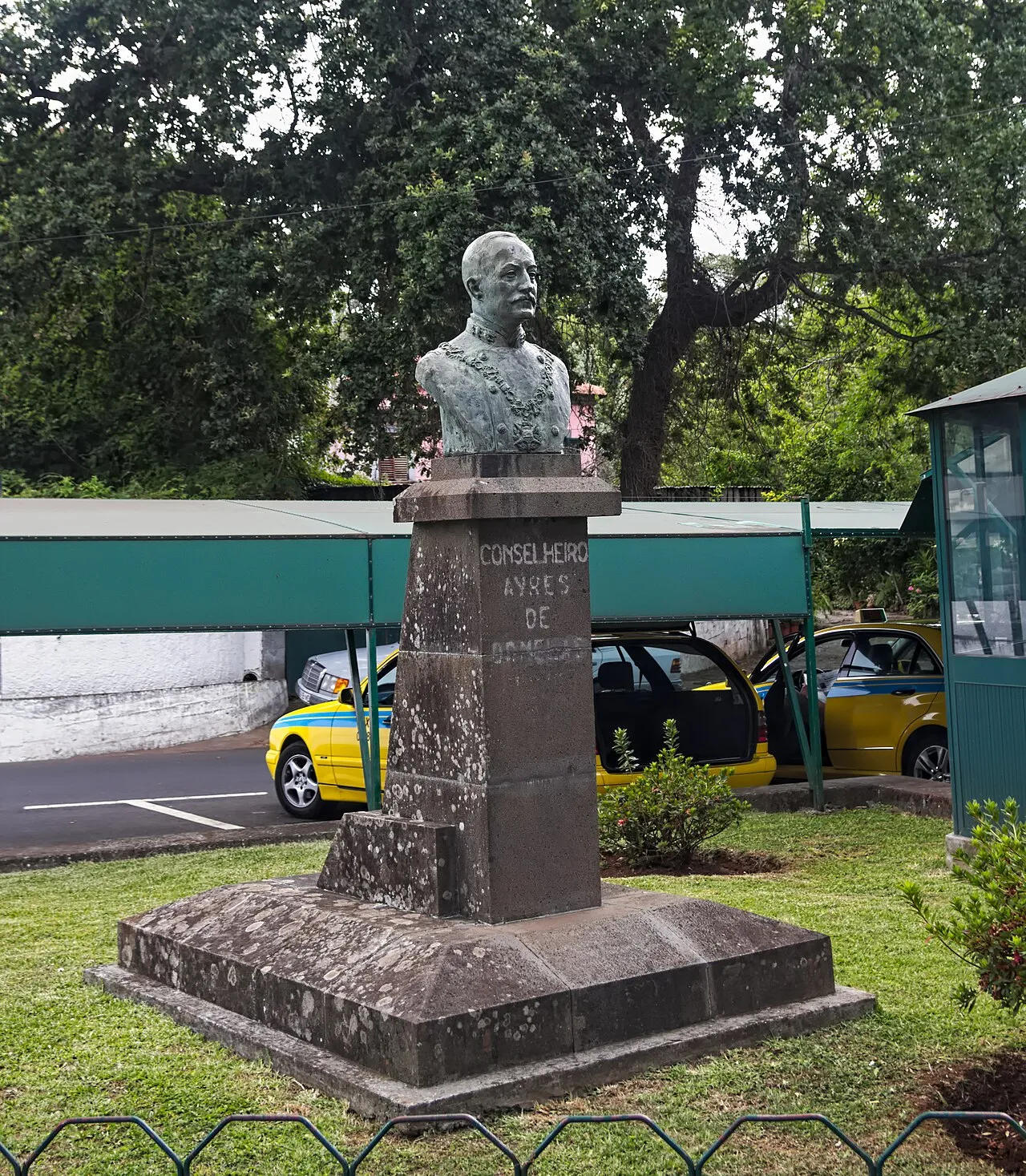 Largo Conselheiro Aires de Ornelas
