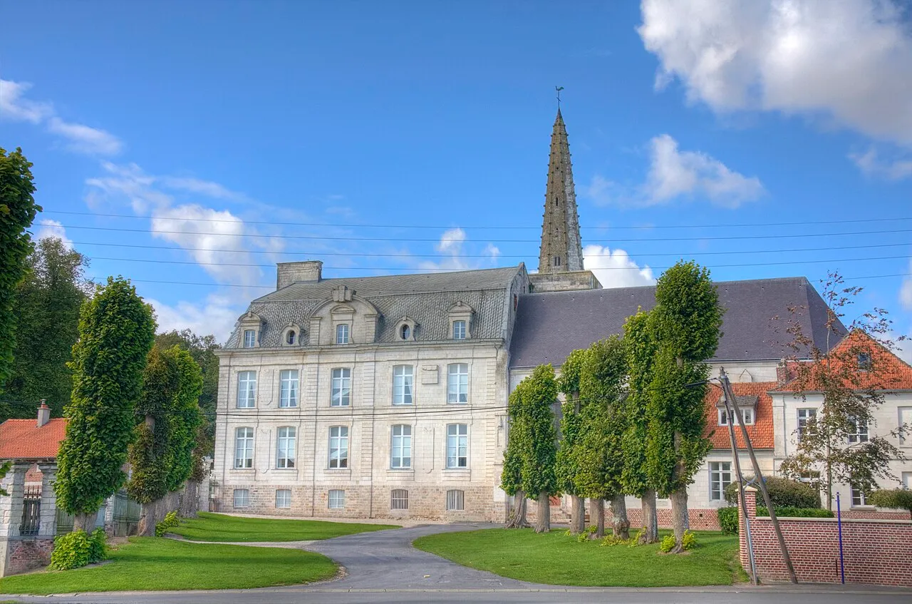 Château attenant à l'église de Habarcq