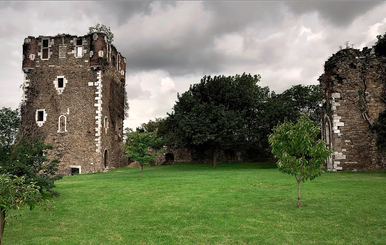 Ruines du château de Saive