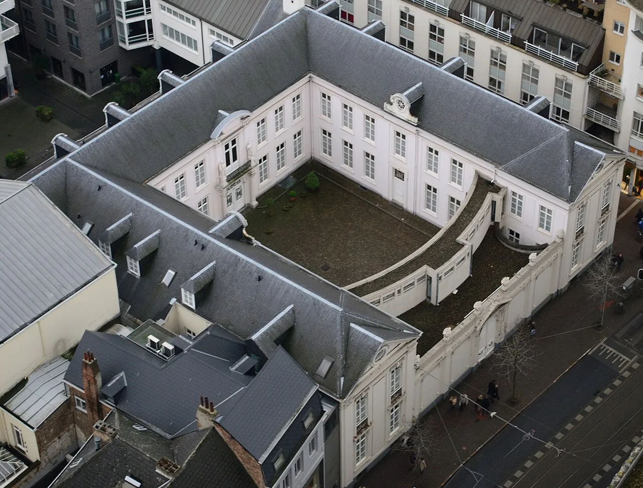 Bisschoppelijk Paleis