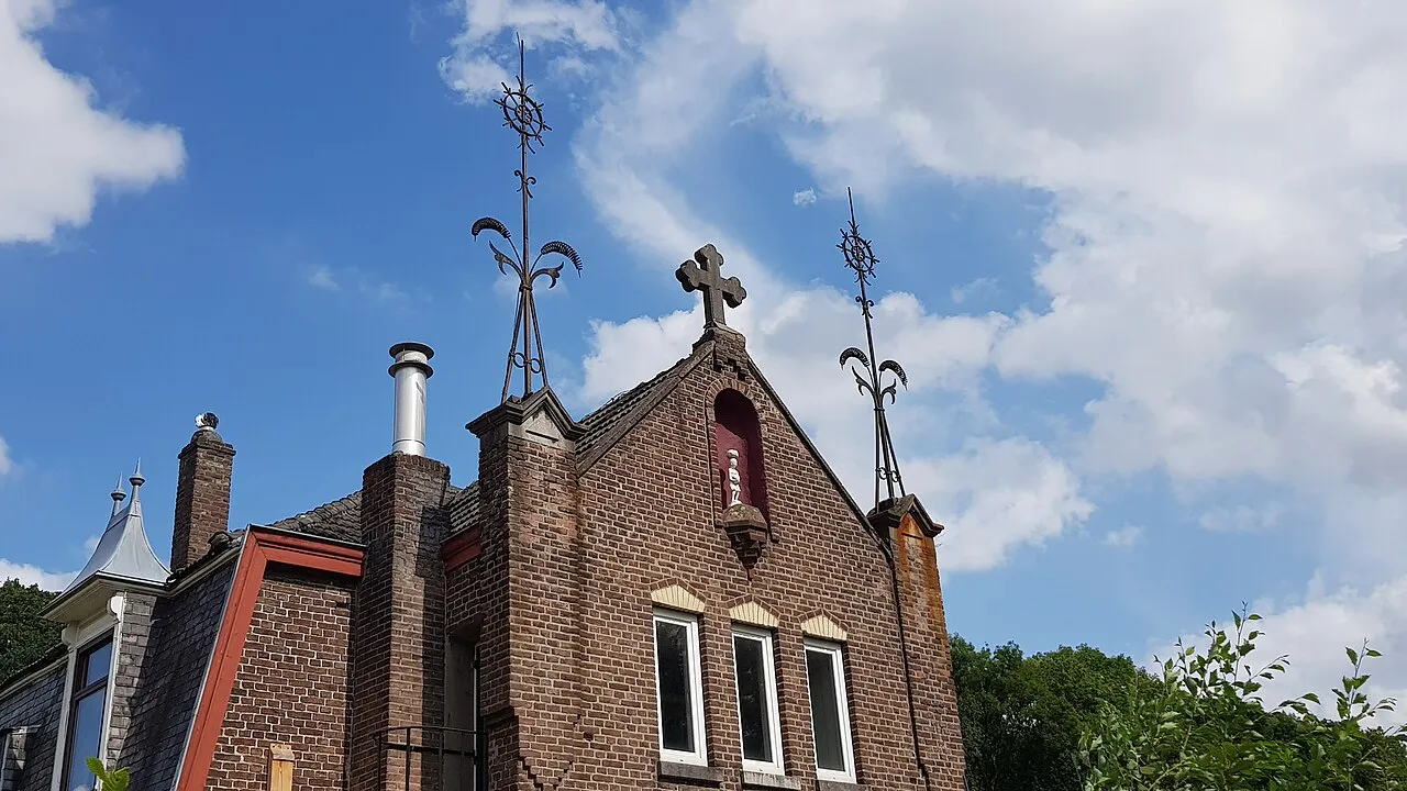 Scharnderberg, achter de zusters