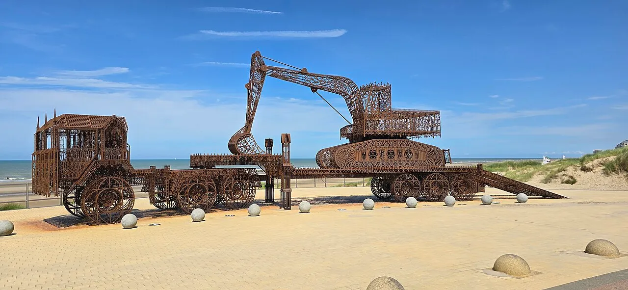 Caterpillar & Flatbed Trailer