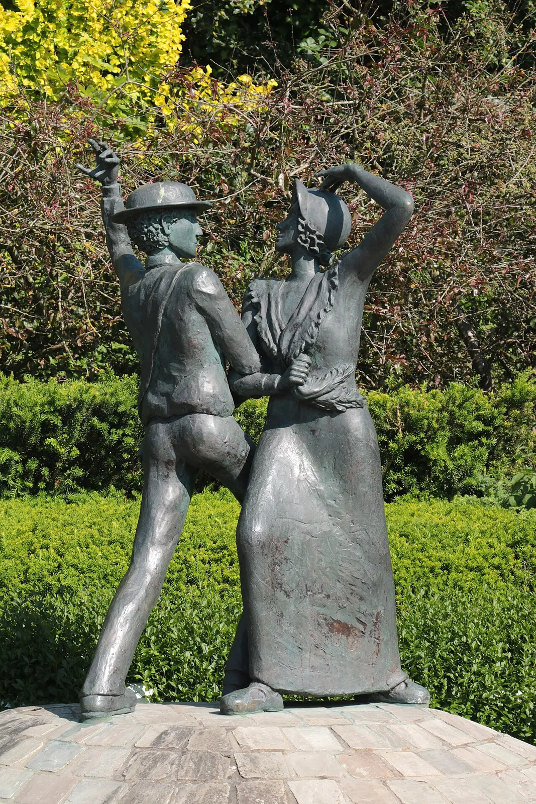 Statue "Les Vis Tchapias"