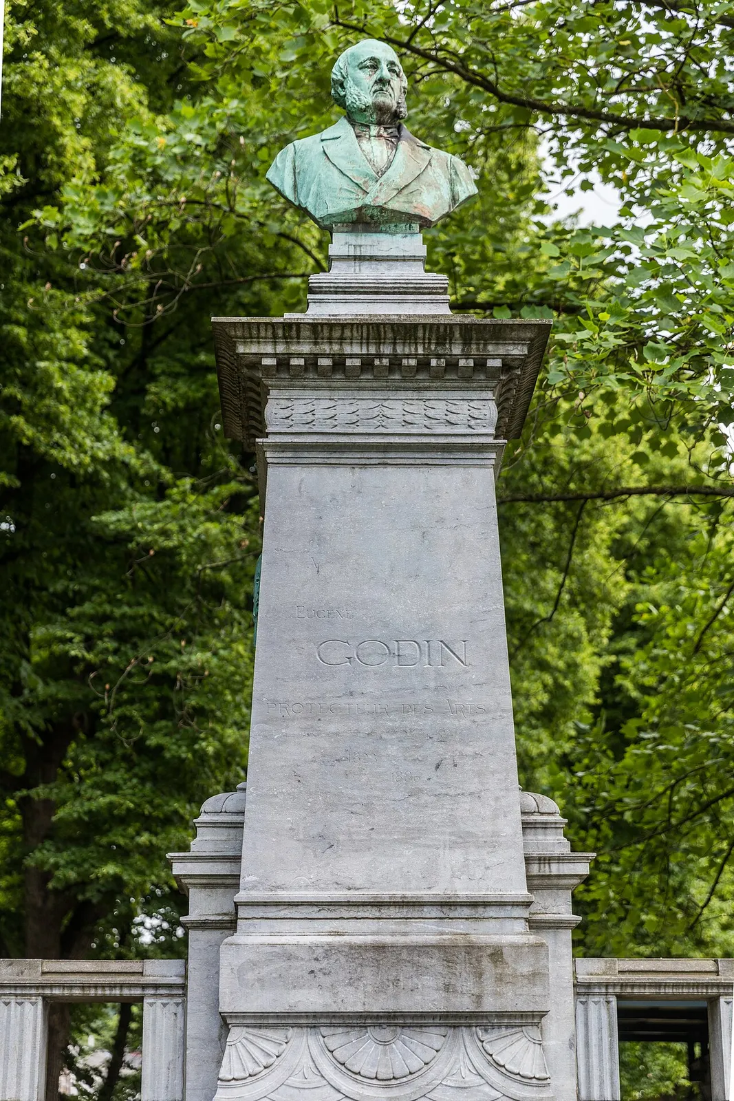 Statue Eugène Godin