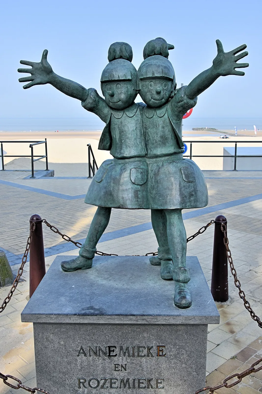 Annemieke en Rozemieke