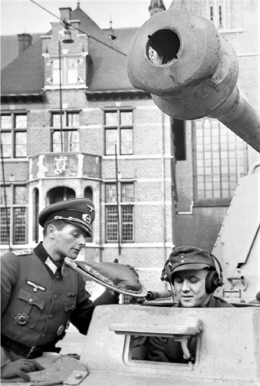 Standbeeld K.L. Ledeganck