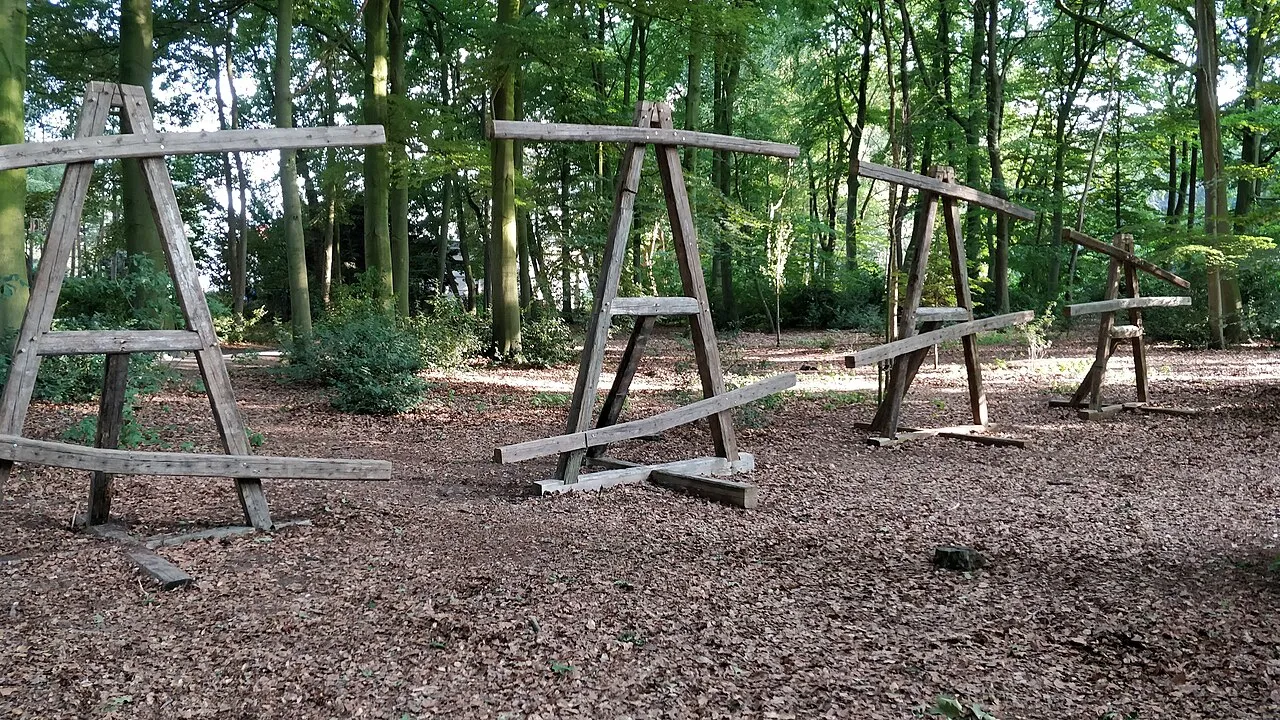 WINGTIPsection STANDS by Draake Manufactures