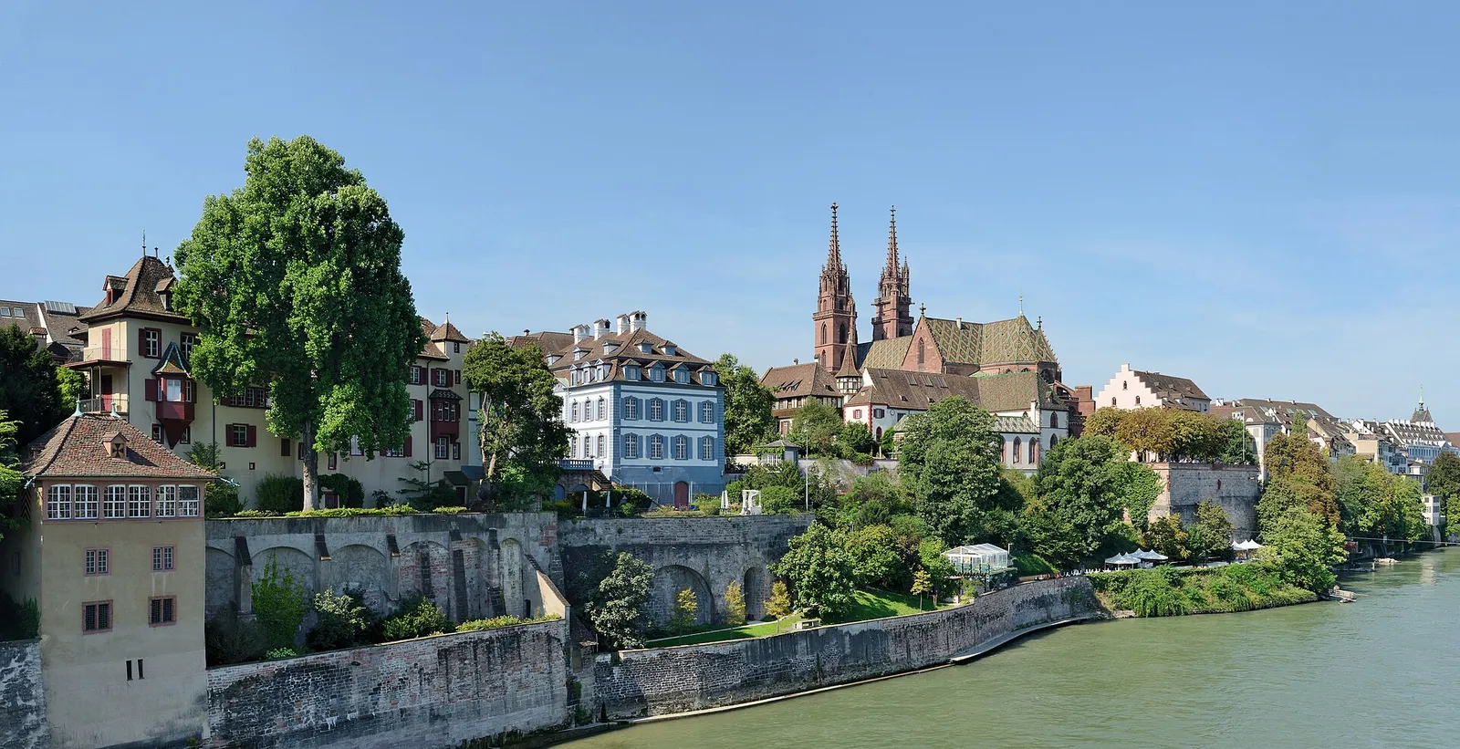 Cathédrale de Bâle (Münster) et terrasse de la Pfalz